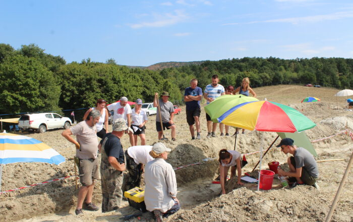 Volunteers at at excavation organised by the HNM